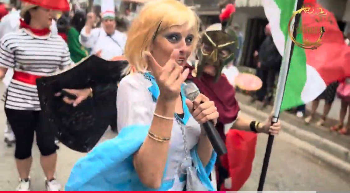 Ambiente de pasacalles tem&aacute;tico